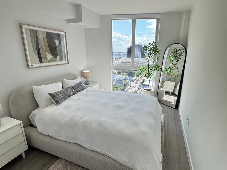 105 NE 22nd St #B1 — Photo 10