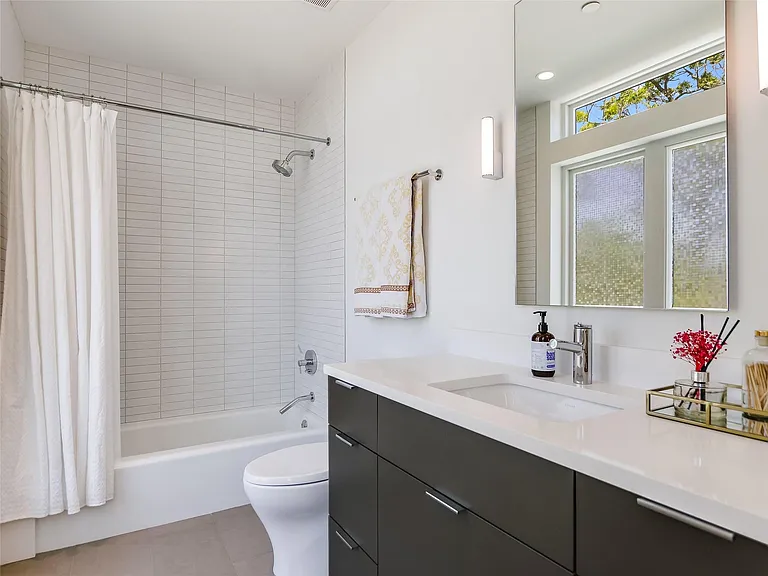 1603 Woodlawn Blvd #D — Photo 15