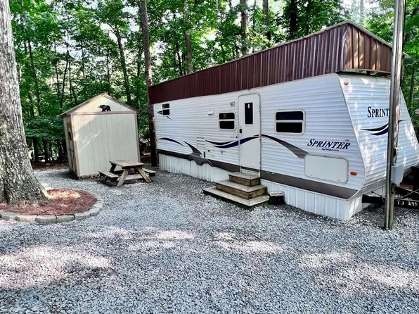 171 10th St, Ellijay, GA 30540