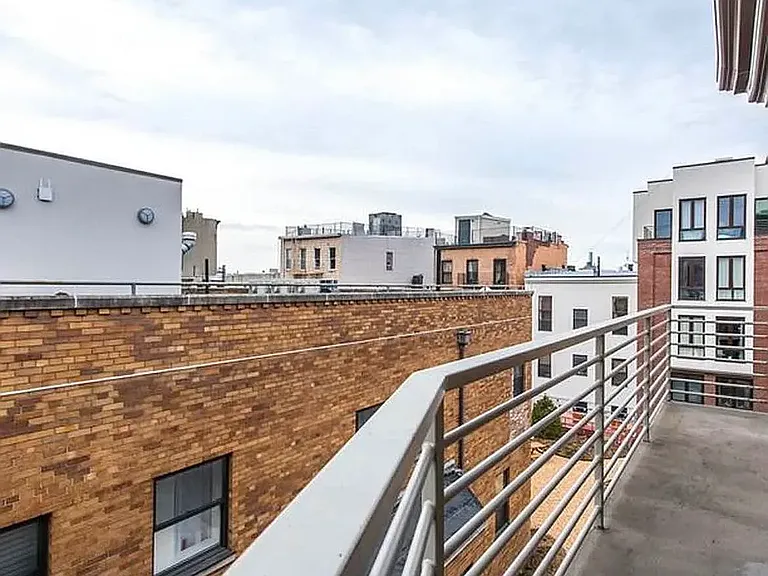 185 Leonard St #3E — Photo 10