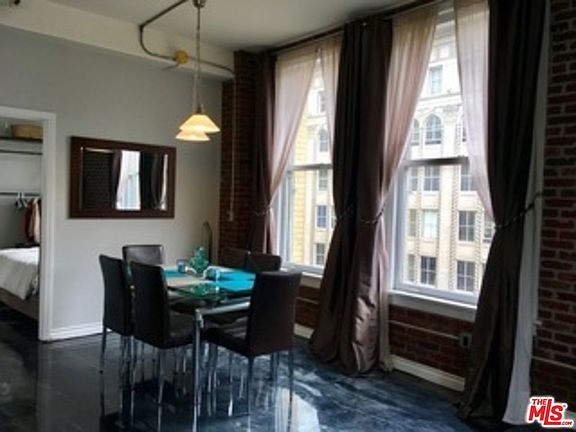 5th image of 215 W 7th St APT 1008
