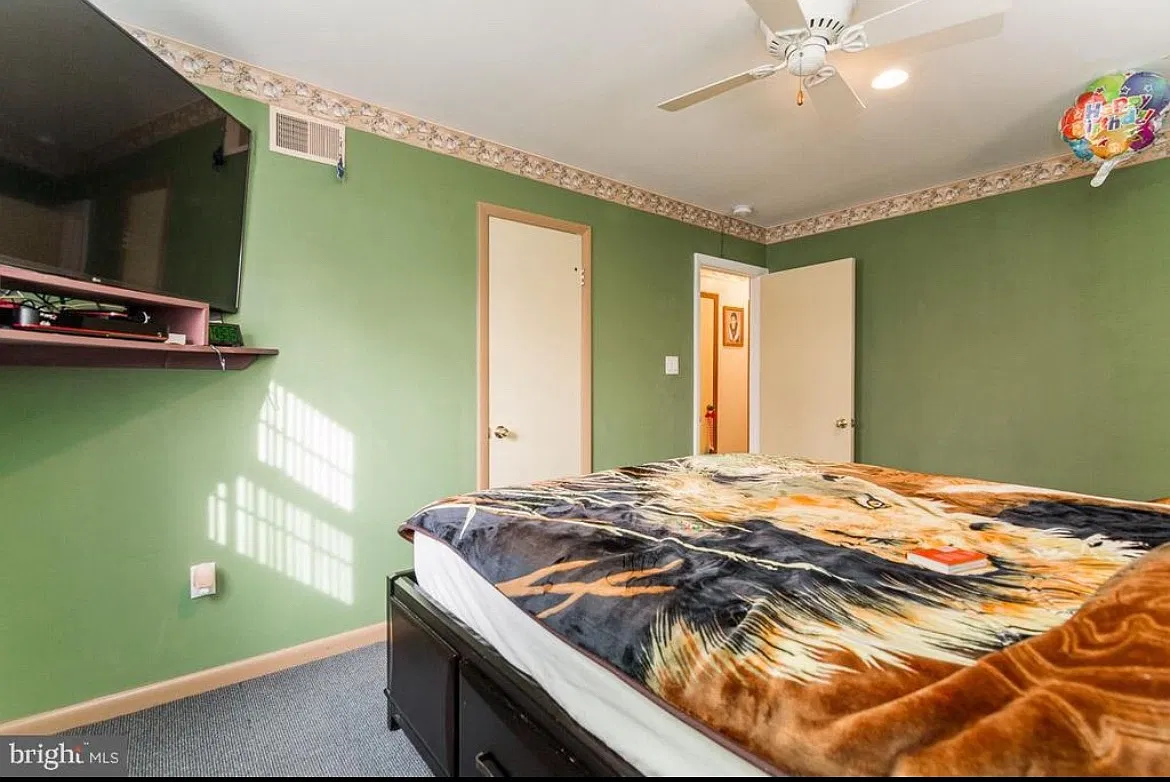 3 bed, 1400 sqft, $2,500 — Photo 4