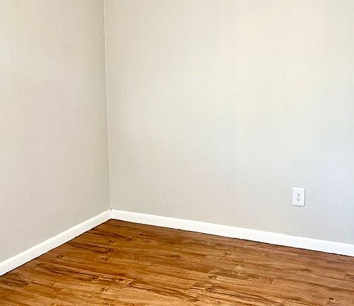 5th image of 203 N Rogers St #2