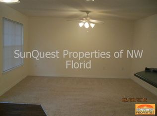 6201 Cottage Woods Dr, Milton, FL 32570