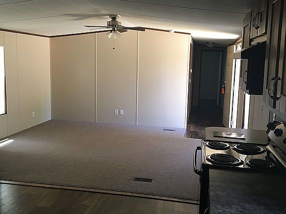 3rd image of 4711 Colony Dr