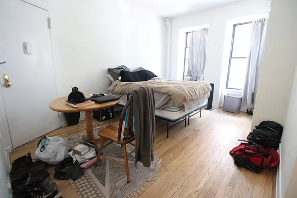 Rented by Luxor Homes & Investment Realty | media 18