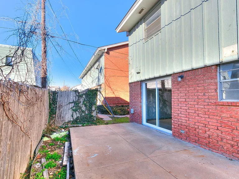 4128 NW 36th St — Photo 31