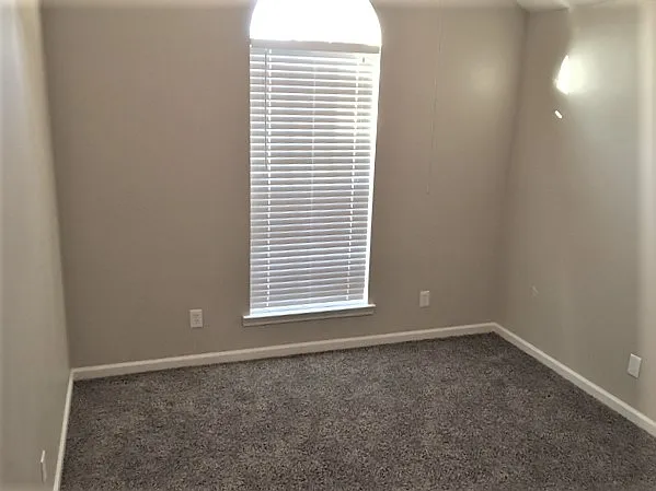 155 Brianna Cir — Photo 12