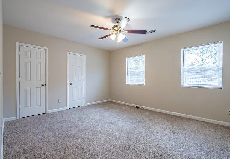 114 Bentley Pkwy #B — Photo 15