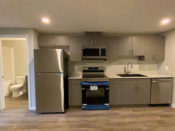 3rd image of 15642 19th Ave SW