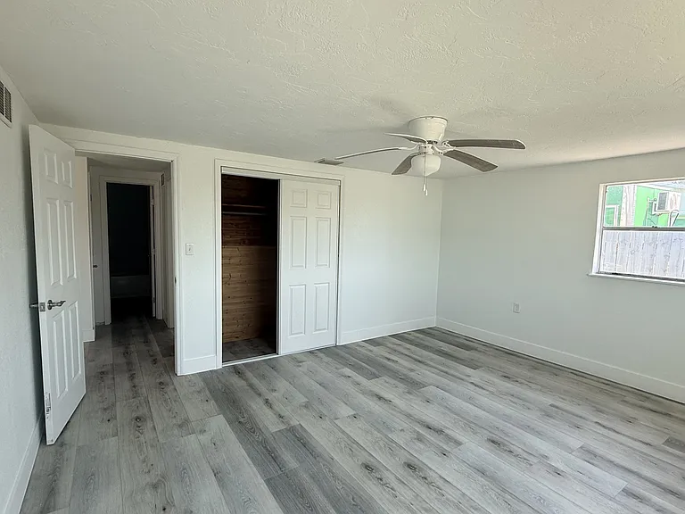 13428 Neptune Dr — Photo 26