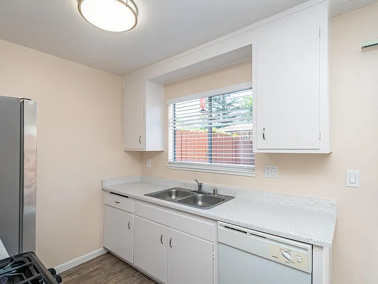 OakHill Townhomes — Photo 15