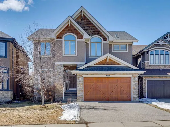 103 W Coach Way SW, Calgary, AB T3H 0M8