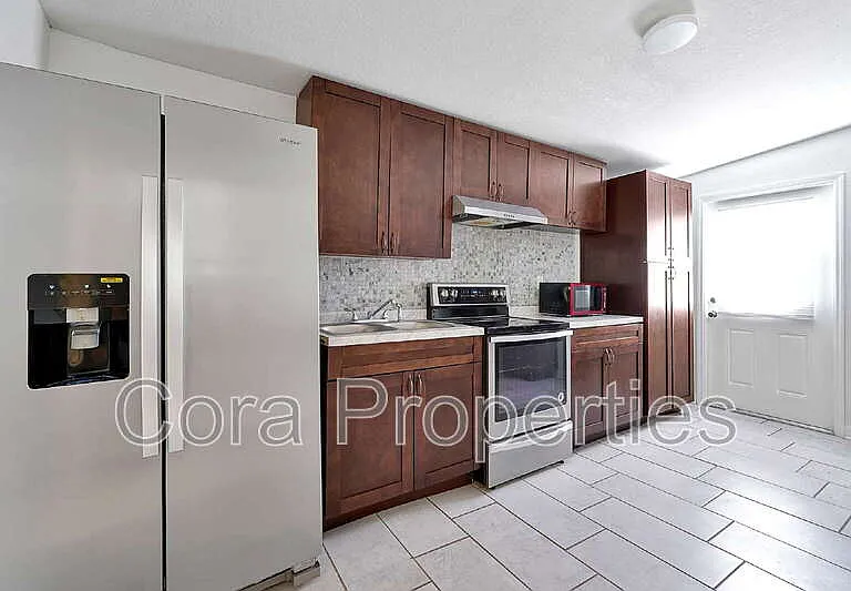608 Claude Holmes Sr Ave — Photo 6