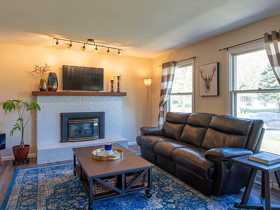 4th image of 4152 Crestlane Dr