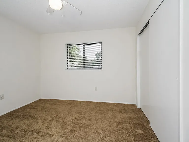 4249 Lancaster Dr — Photo 12