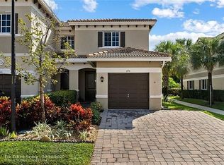 370 SE 1st Way, Deerfield Beach, FL 33441