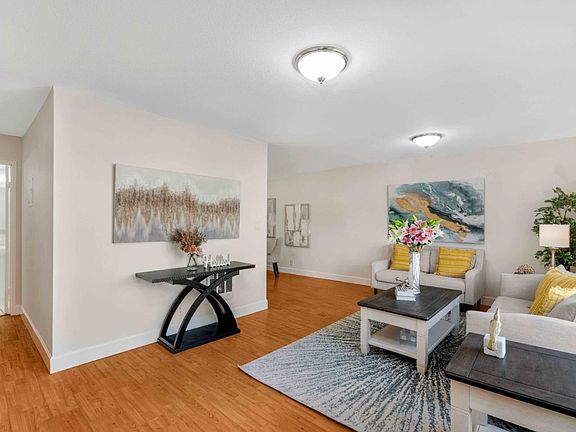 4th image of 490 Auburn Way APT 9