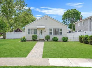 80 Henrietta Ave, Oceanside, NY 11572