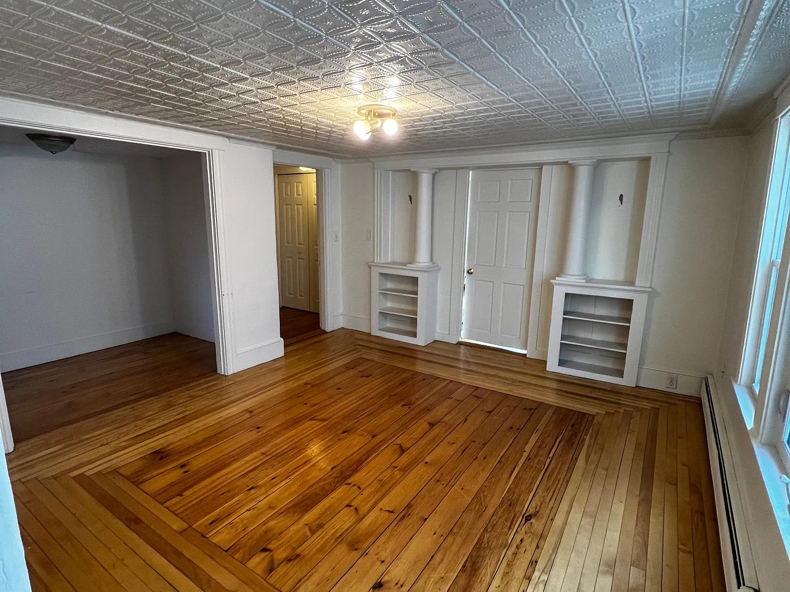 2 bed, 900 sqft, $1,850 — Photo 1