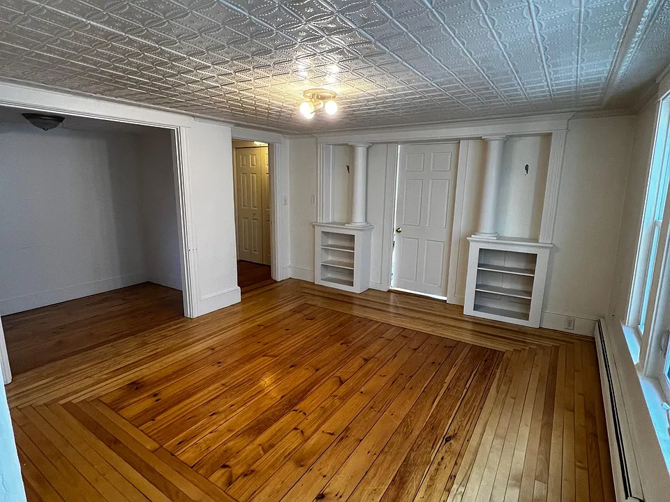 42 Sullivan St #202