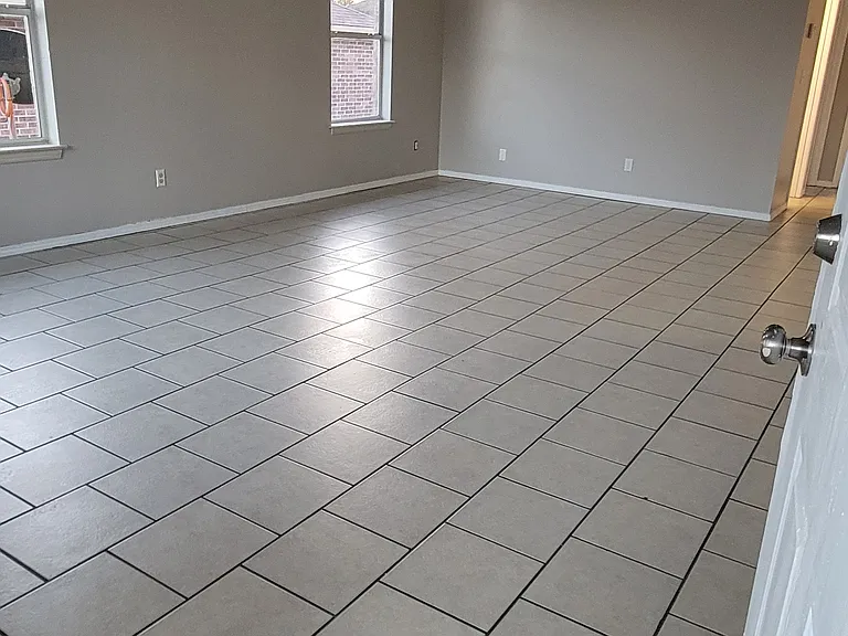 5800 Sara St #B — Photo 5