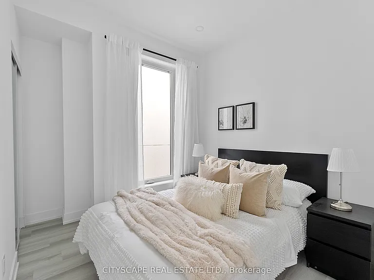 589 Oakwood Ave #2 — Photo 26