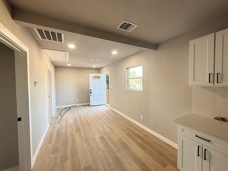 2209 Gano St #4 — Photo 9