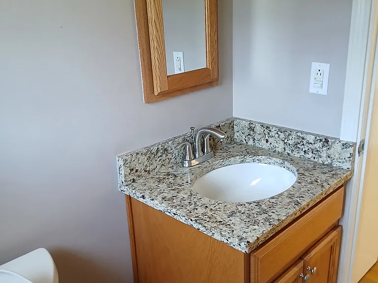 920 W Washington Ave — Photo 7