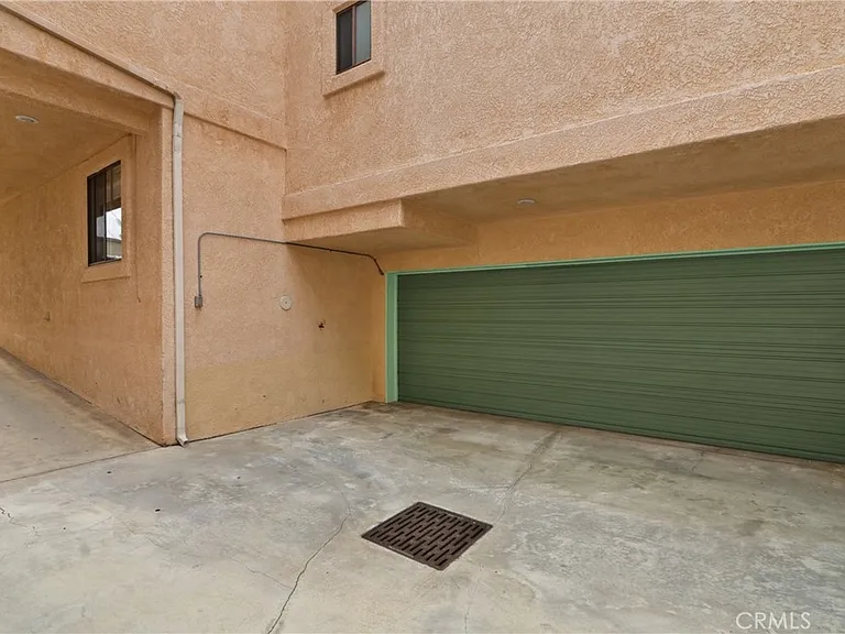 1052 Belmont Ave #B — Photo 20