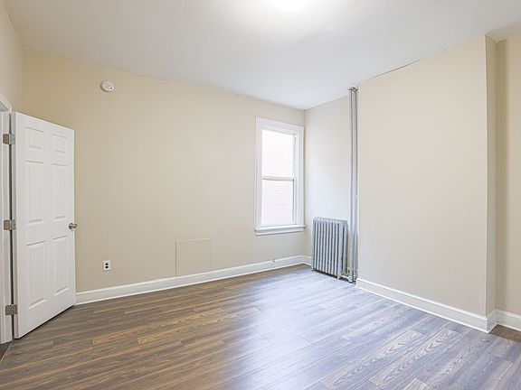 4th image of 703 Newington Ave APT 2R