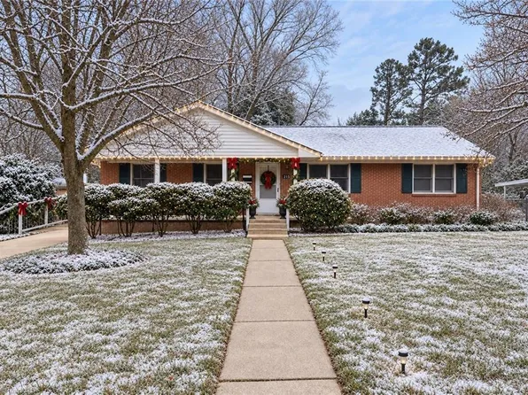 215 Bidney Dr, Burlington, NC 27215