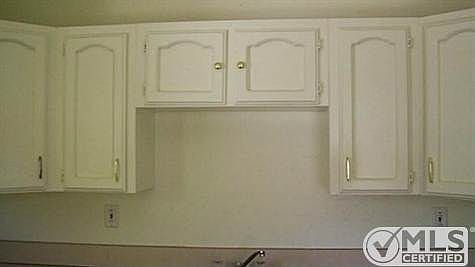 5th image of 908 NW 1st Ave