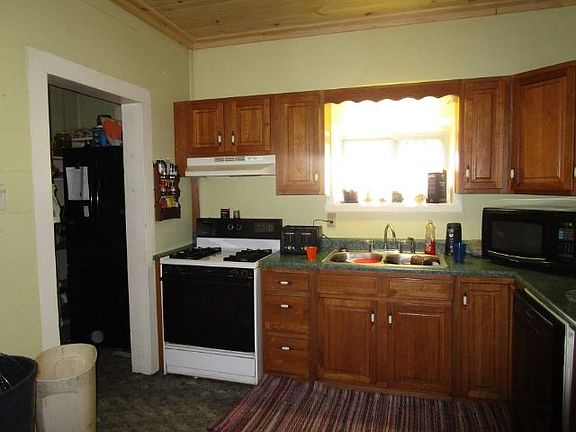 3rd image of 65 W Benton Ave