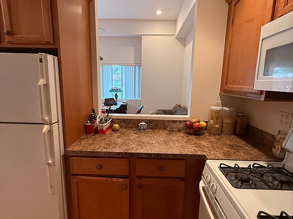 3rd image of 47 Church St APT 1E