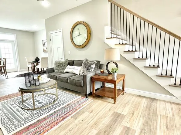 1505-2 Calloway Dr, Dalton, GA 30721