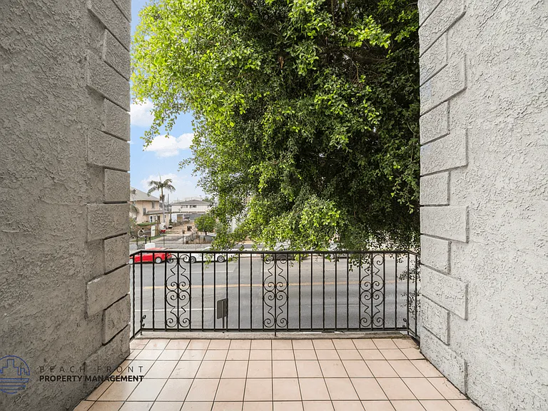 402 N. Soto St. — Photo 7