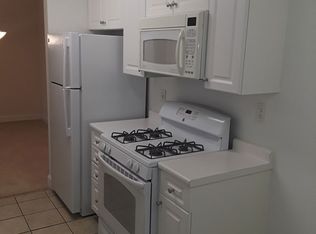86 Hampden Dr APT 2A, Norwood, MA 02062