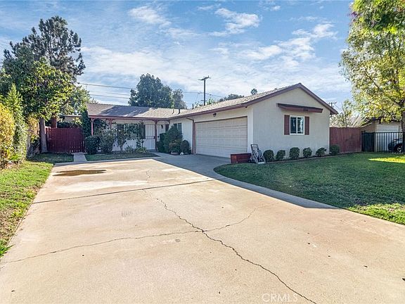 3rd image of 3046 Maude St
