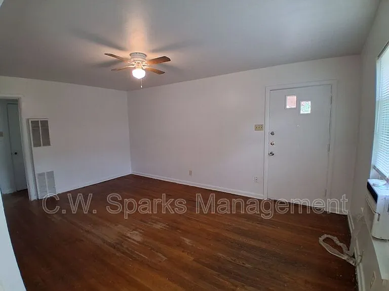3021 Avon St — Photo 5