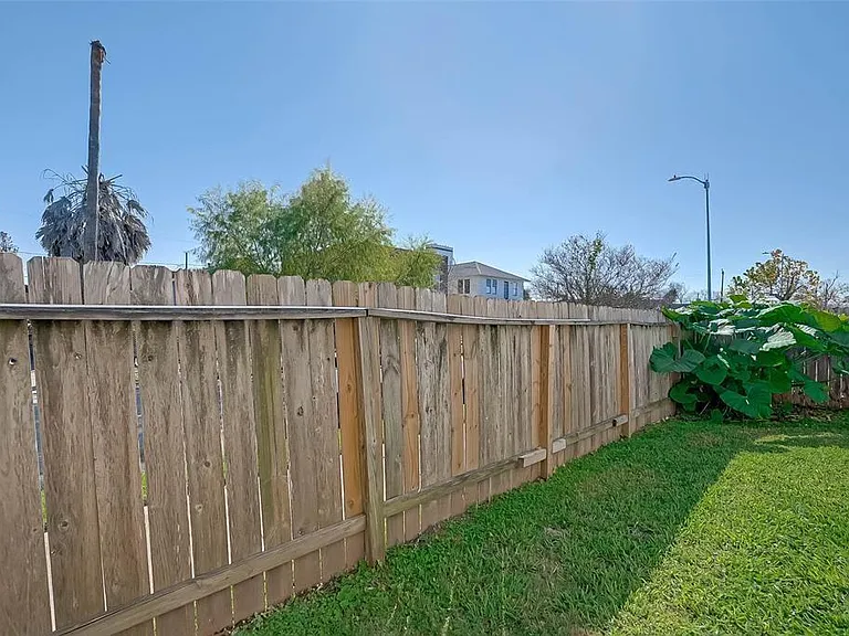 3508 Garrow St — Photo 23