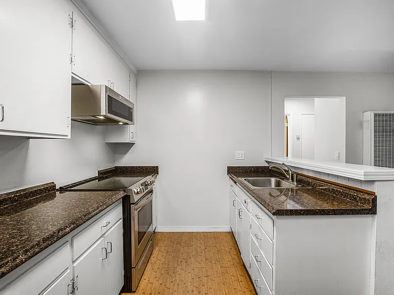 2235 Ashby Ave #202 — Photo 5