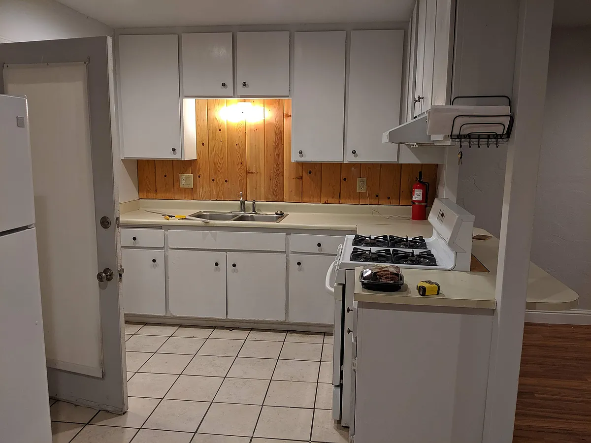 kitchen/main entrance - 703 Adeline Pl