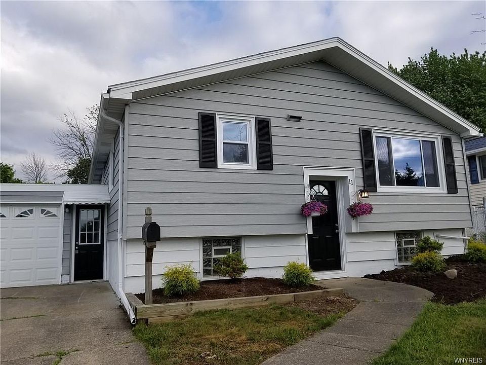 1st image of 11 Hackett Dr