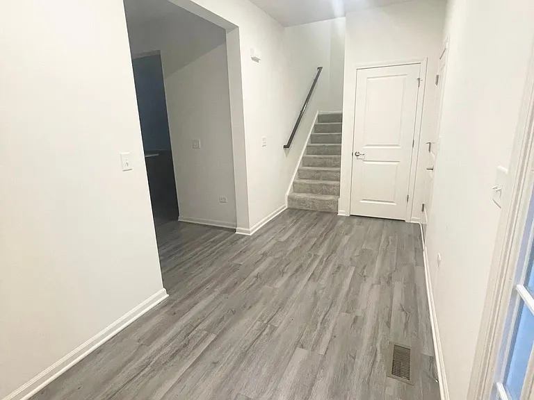 8307 Pembridge Ct — Photo 23