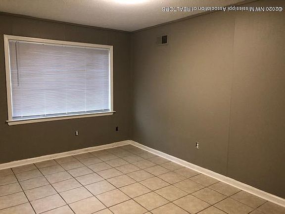 5th image of 1612 Whitehead Dr