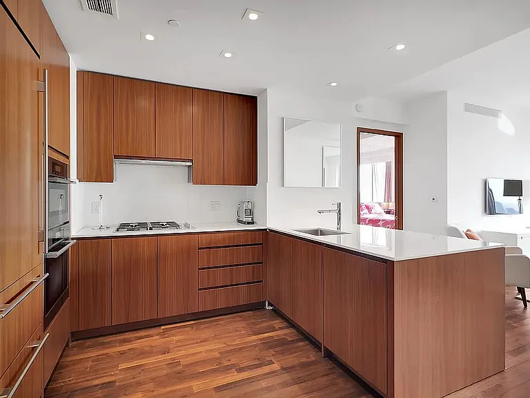 400 5th Ave #37C — Photo 6