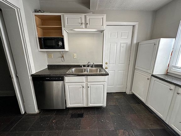 4th image of 1657 Franklin Park S