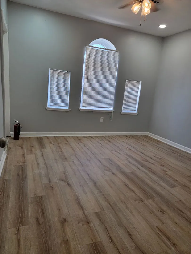 52nd Street Apartments — Photo 2
