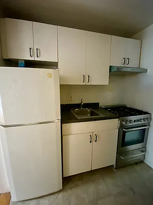 Rented by Green Line Realty | media 6